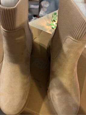 REDTOP Women's Elastic Chelsea Boots Chunky Block Heel nude suede size 8